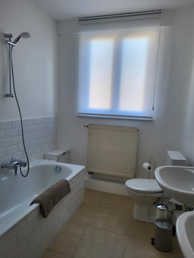 Affittacamere Brussels Bed & Blockchain Private With Shared Bathroom